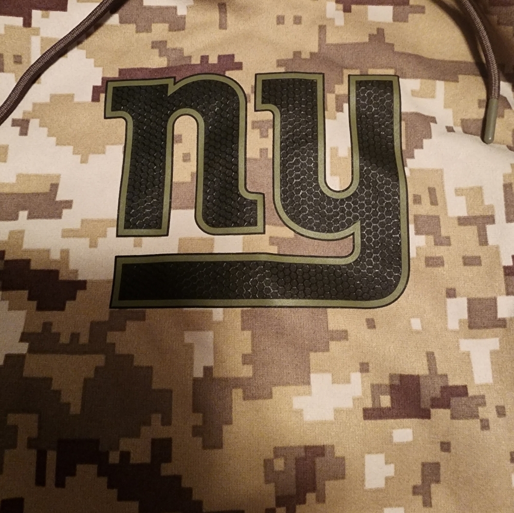 Limited edition Giants Camo hood. - Picture 7 of 7